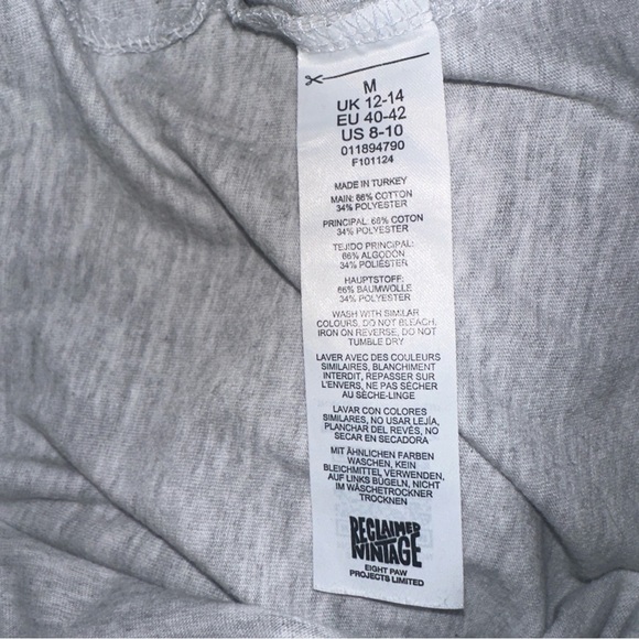 Reclaimed Vintage Gray Embroidered Reclaimed Graphic Tshirt Size Medium - Picture 8 of 9